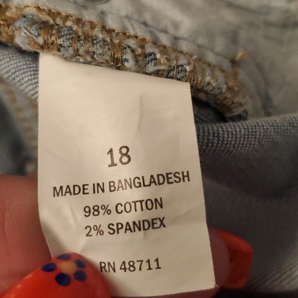 Bermuda shorts - Picture 4 of 4